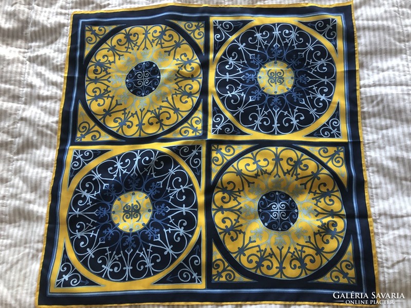 Elegant scarf with yellow-blue vintage geometric pattern