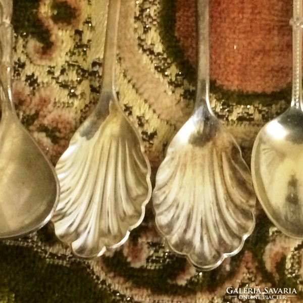 Silver - plated ornamental spoons from 6.5 cm to 14 cm. It can be purchased in pieces of 11 pieces