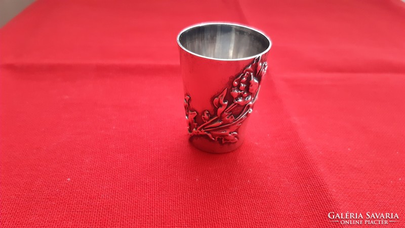 Szecessziós ezüst pohár( készült:1897-1902)applikált virágdísszel