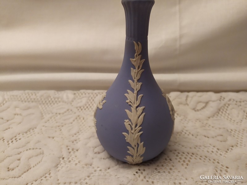 Beautiful wedgewood vase with fabulous figural applique