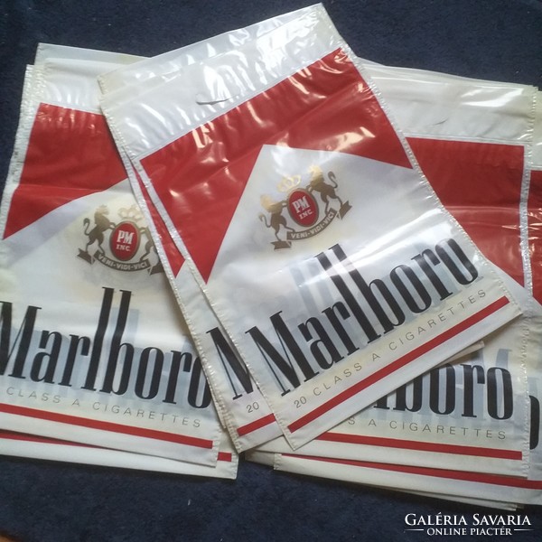 10 Marlboro promotional bags