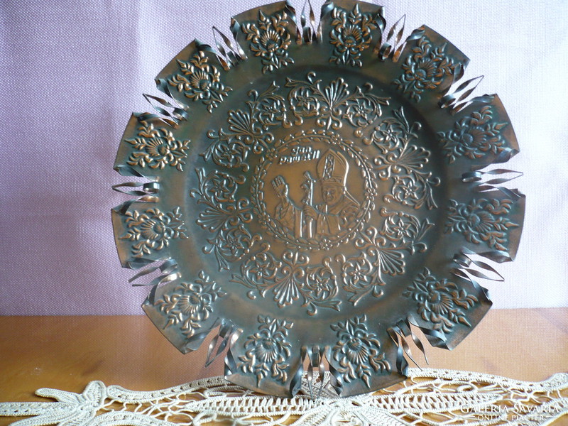 Copper dish ii. Decorated with the image of Pope John Paul