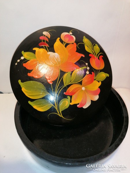 Russian hand-painted box (143)