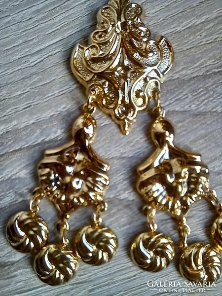 Gold-plated long logo earrings