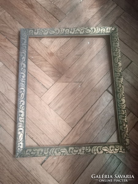 Fabulous 19th century wooden picture frame in beautiful condition
