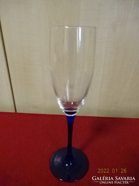 Talpas üveg pezsgőspohár, kobalt kék talppal, magassága 22,5 cm. Vanneki! Jókai.