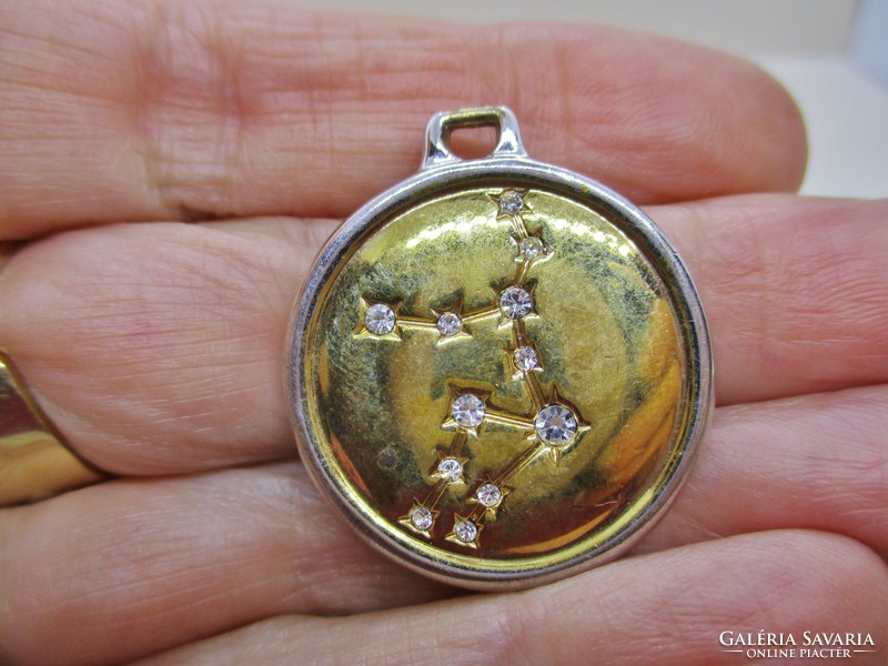 Szép régi csillagképes aranyozott medál