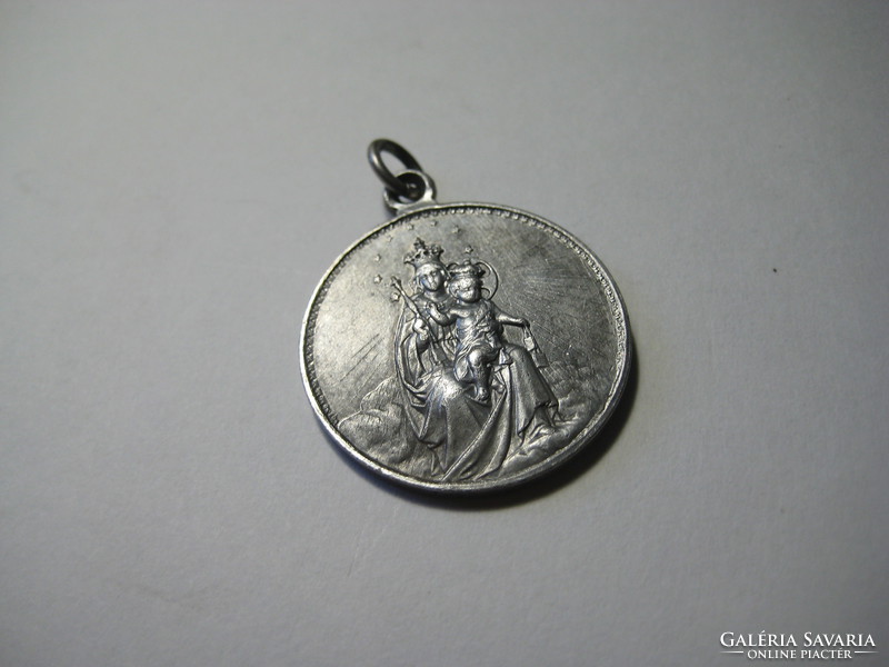 Antik  ezüst medál   , egyházi témájú  kb 3 cm