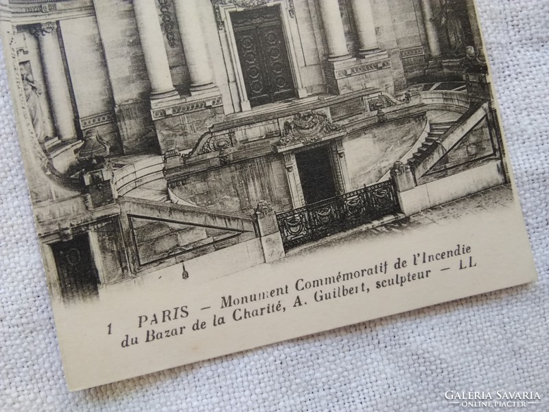 Antik francia fotólap/képeslap Párizs 'A Jótékonysági Bazár' tűzesetének emlékműve 1910 körüli