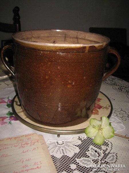 Antique Zsolnay ceramic pot from around 1880, with a few hairline cracks, 22 x 19 cm