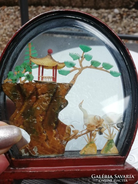 Keleti miniatűr tájkép -lakkozott fa -üveg mini vitrinben