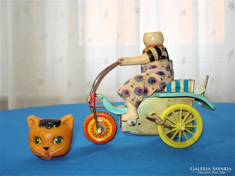 RETRO, felhúzható bicikliző macska, lemez játék