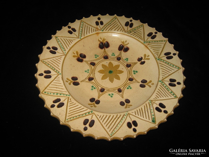 Old decorative wall plate from Óbánya from the 1930s, 27.5 cm. Nice condition