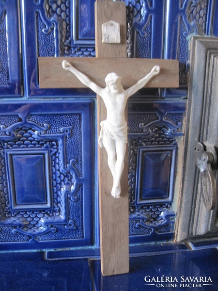 Hard wooden cross with porcelain body!