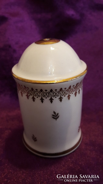 Porcelain spice shaker and salt shaker decorated with the portrait of Mária lujza (l2162)