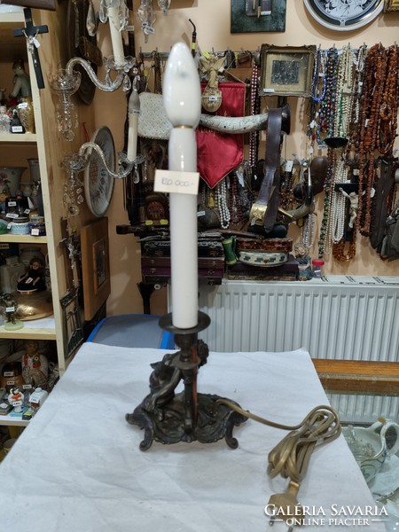 Régi Felújított figurális asztali lámpa