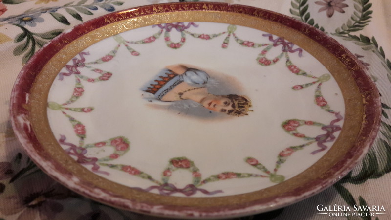 Porcelain plate with antique josephine decoration (2161)