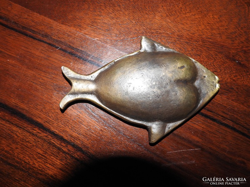 Walter Bosse bronz hal hamutál - hamuzó