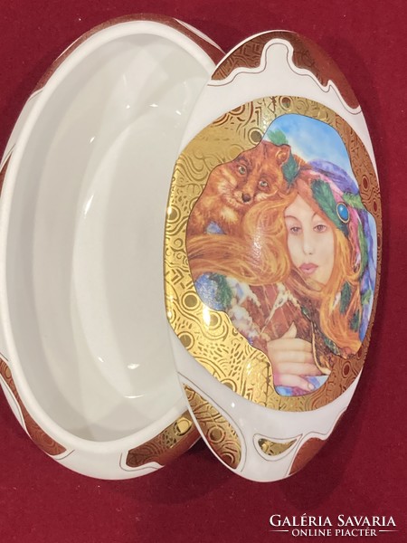 Hollóház porcelain four-season bonbon