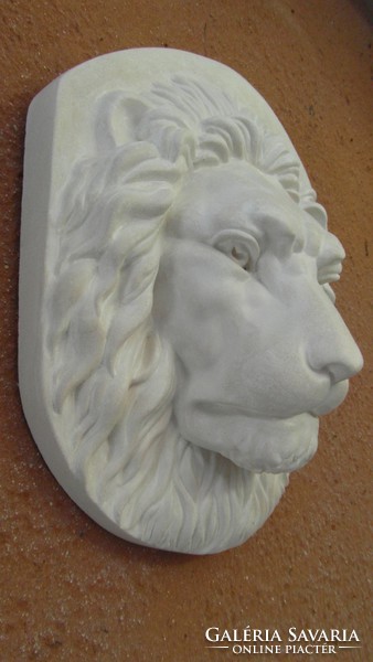 Large lion head made of artificial stone!