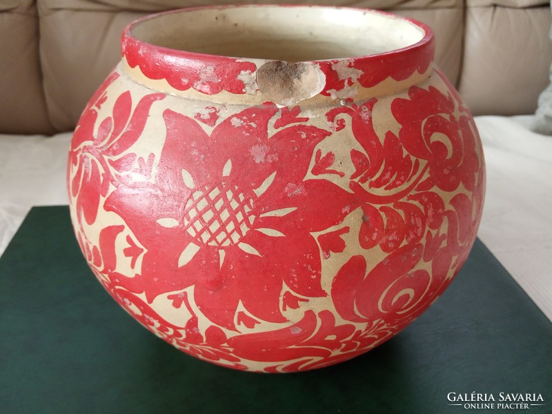 Antik népi kerámia régi öblös váza kaspó
