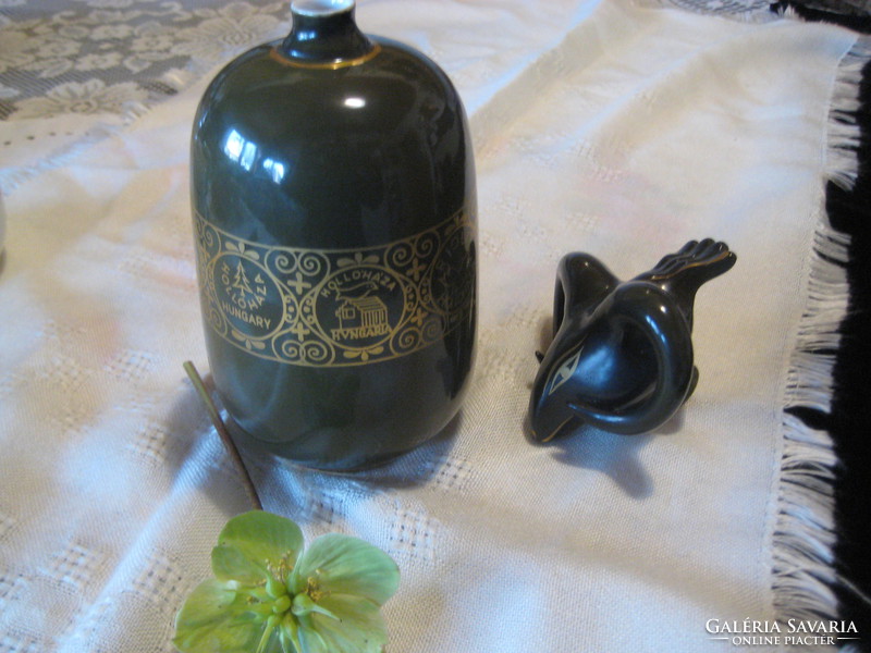 Hollóházi kosfejes , italos palack  , rajta a régi   Hollóházi  jelképekkel   20 cm