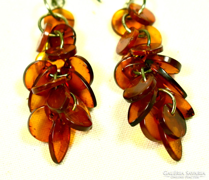 Pair of dangling earrings with polished geometric brilliant stones and silver carvings!