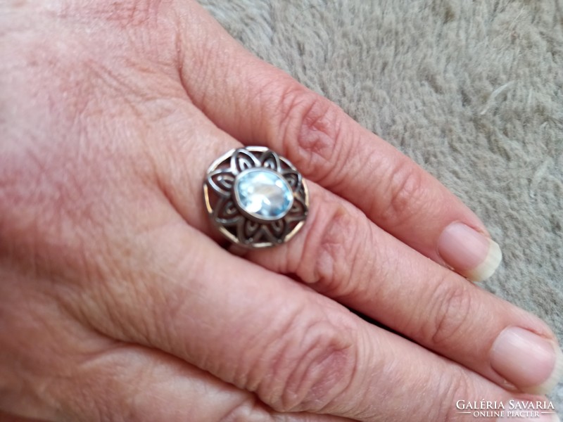 56 Os 3.6Gm genuine blue topaz 925 silver ring