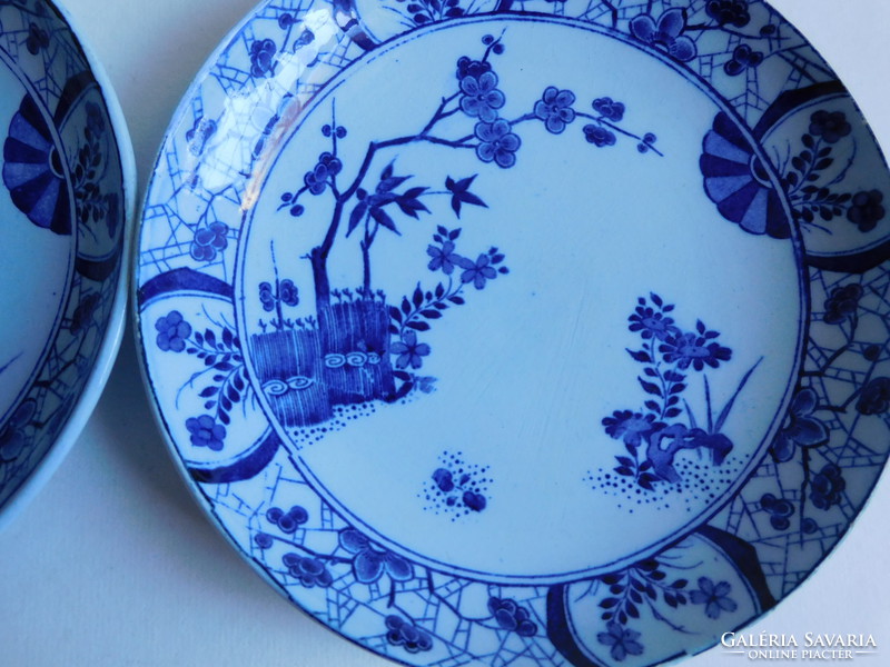 Creil&Montereau XIX. századi halványkék fajansz tányérok orientális mintával