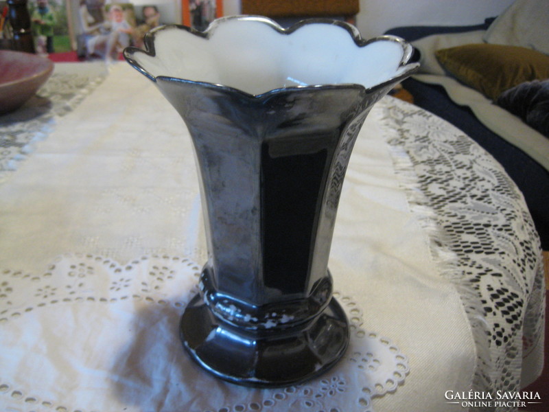 Bavaria. Hutschenreuter, silber......Patinad, silver-plated vase approx. 20 cm