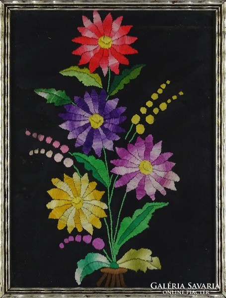 1H658 old embroidered flower still life framed needlework 33 x 25 cm
