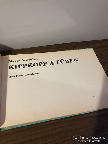 Kippkopp a fűben Marék Veronika könyv Móra Ferenc könyvkiadó mese mesekönyv