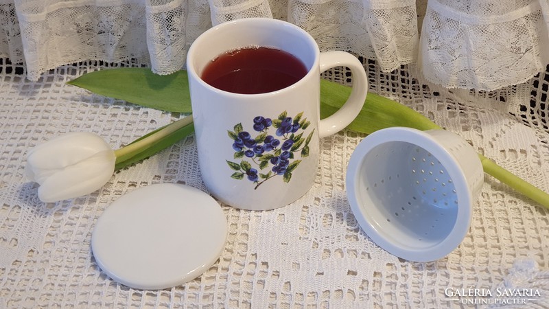 1 personal tea set of 5 pieces. Marked 
