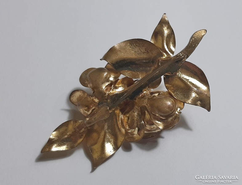 Vintage golden bouquet of roses brooches