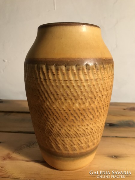 Retro west germany bay ceramic vase f-1