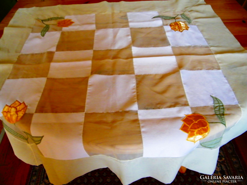 Beautiful tablecloth with tulip pattern 85 x 85 cm xx