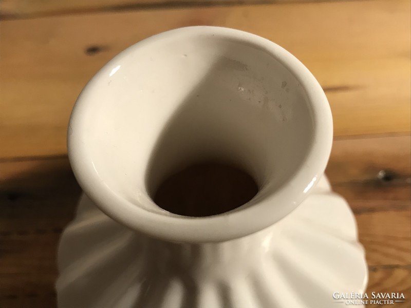 Modern white small vase p-3