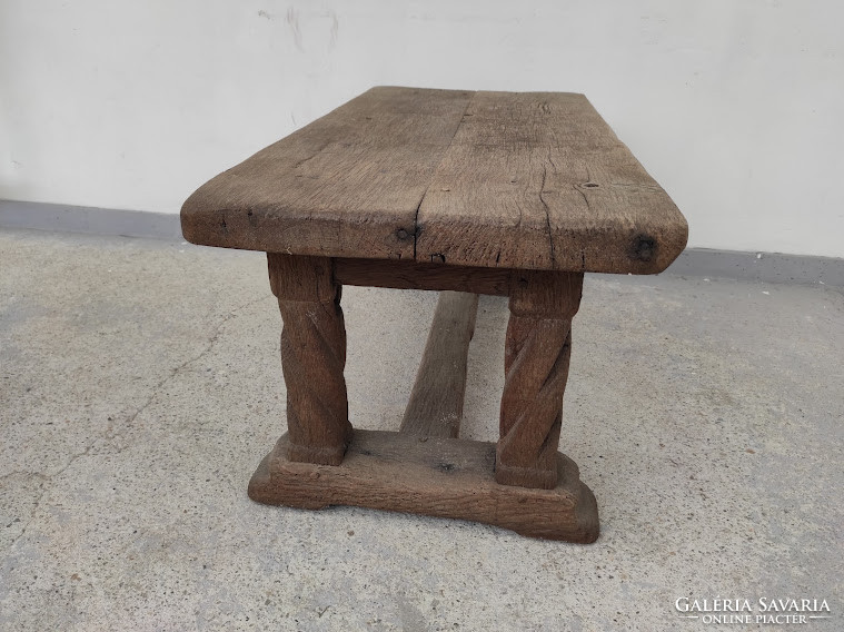Antik nehéz reneszánsz kis fa csavart lábú asztal 5016