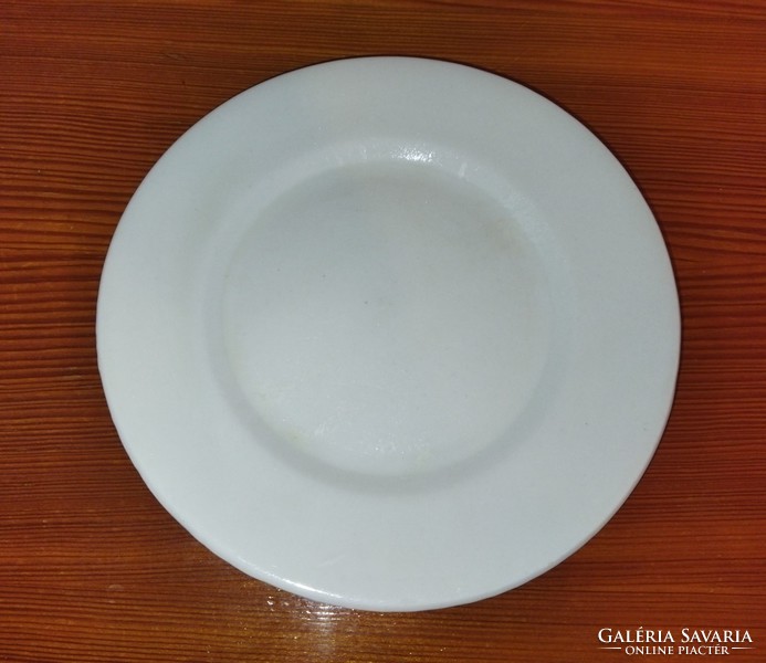 Drasche white porcelain plate 19.5cm