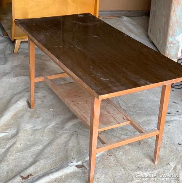 Retro, mid-century coffee table