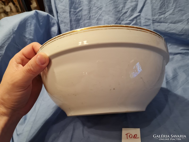 Lowland gold-edged bowl shabby