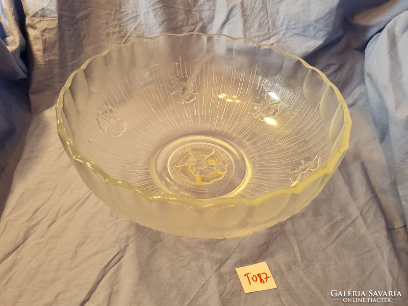 T087 glass serving bowl