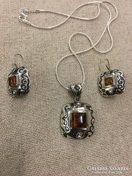 Silver necklace and earrings with amber (silpada set)