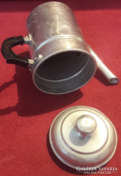 Retro metal coffee pot (m 2241)