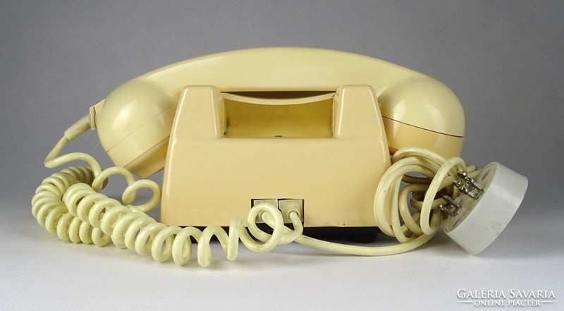 1H522 Retro vajszínű vezetékes telefonkészülék CB76MM 1982