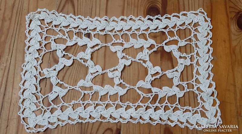 White lace tablecloth porcelain, ornaments under 22 x 14 cm.