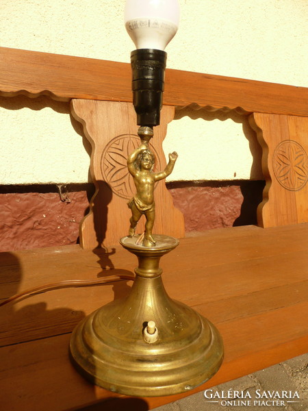 Antik, figurás, mintás lámpaernyős barokk, réz asztali lámpa működő állapotban