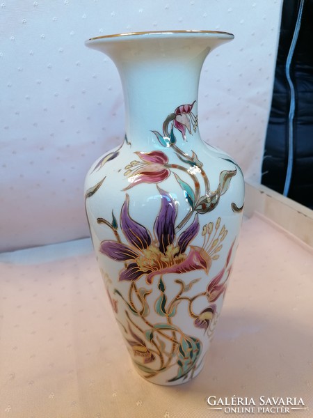 Zsolnay egyedi kézzelfestett váza 28 cm.
