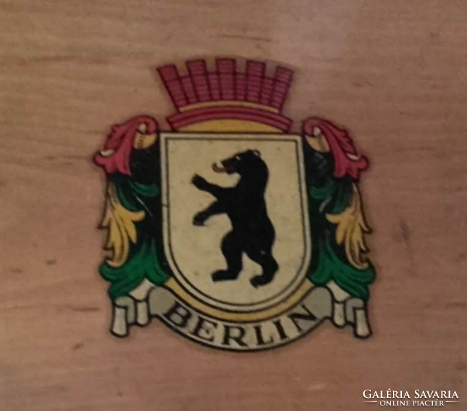Antik  "BERLIN"  címeres , fényezett fa doboz, kártya doboz 2 pakli  eredeti  "KATJA" römikártyával