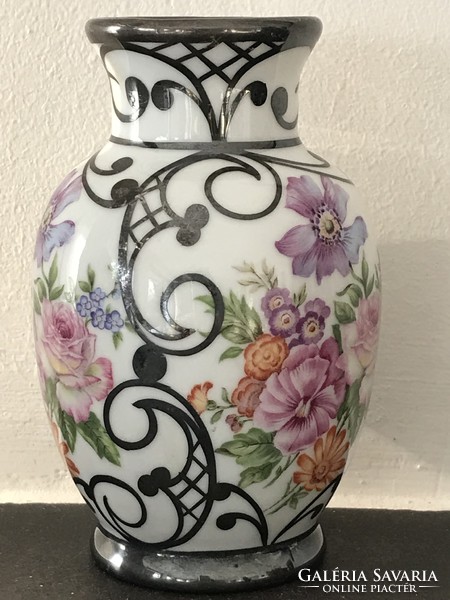 Bohemia porcelán váza  ezüst dekorral, 12 cm magas